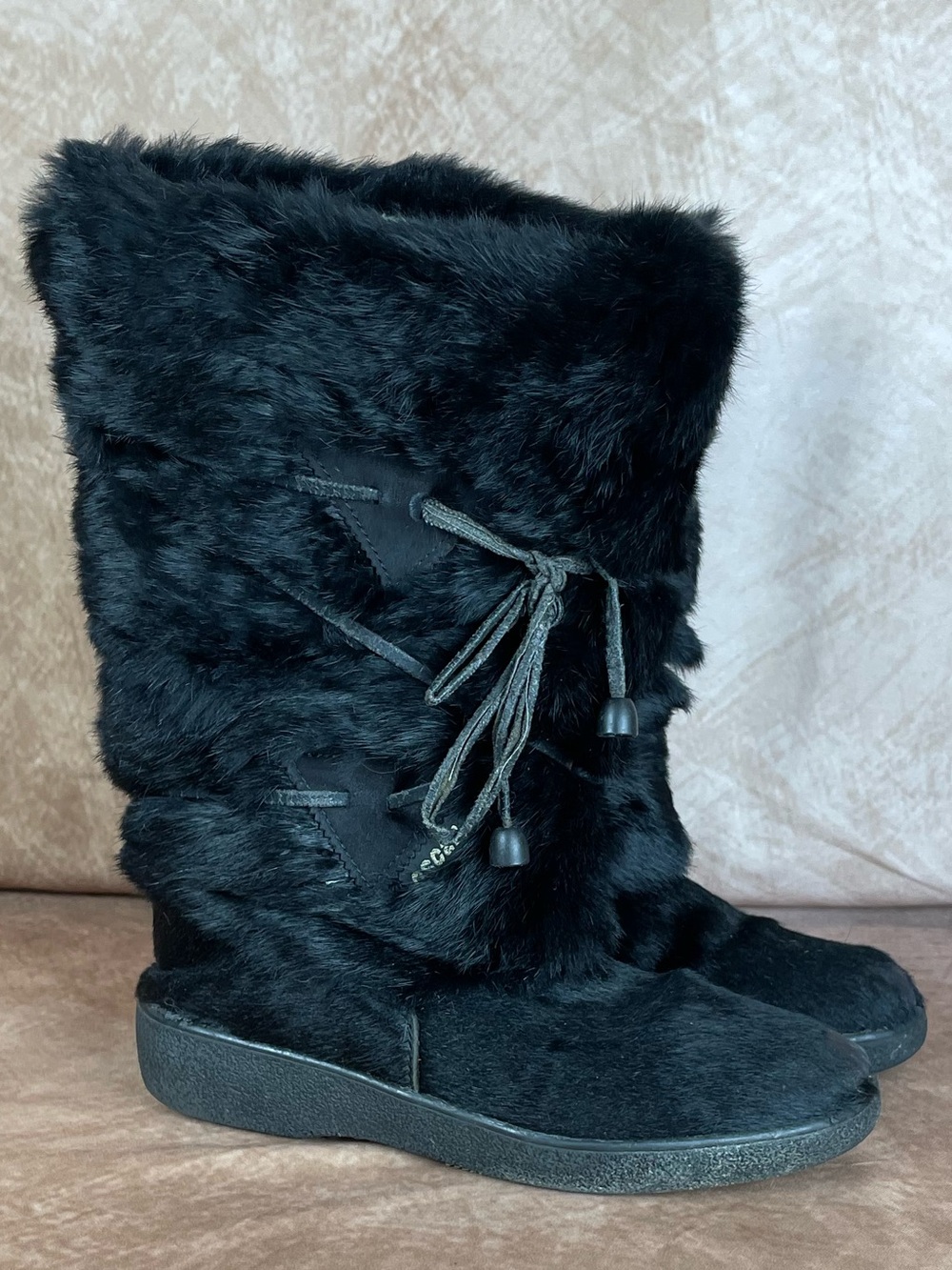 Oscar Sport Size 37 Women's Black Fur Mid-Calf Winter Boots with Tassel Detail
